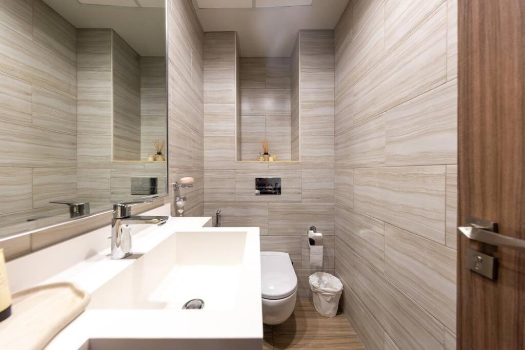 Cozy 1br With View Near Metro Dubai