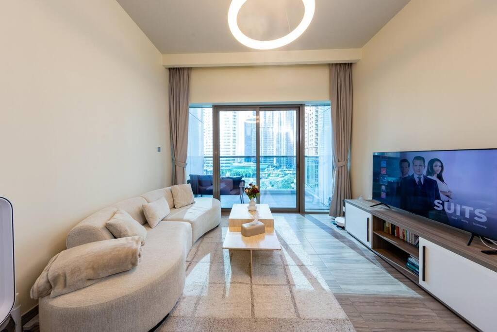Cozy 1br With View Near Metro Apartment